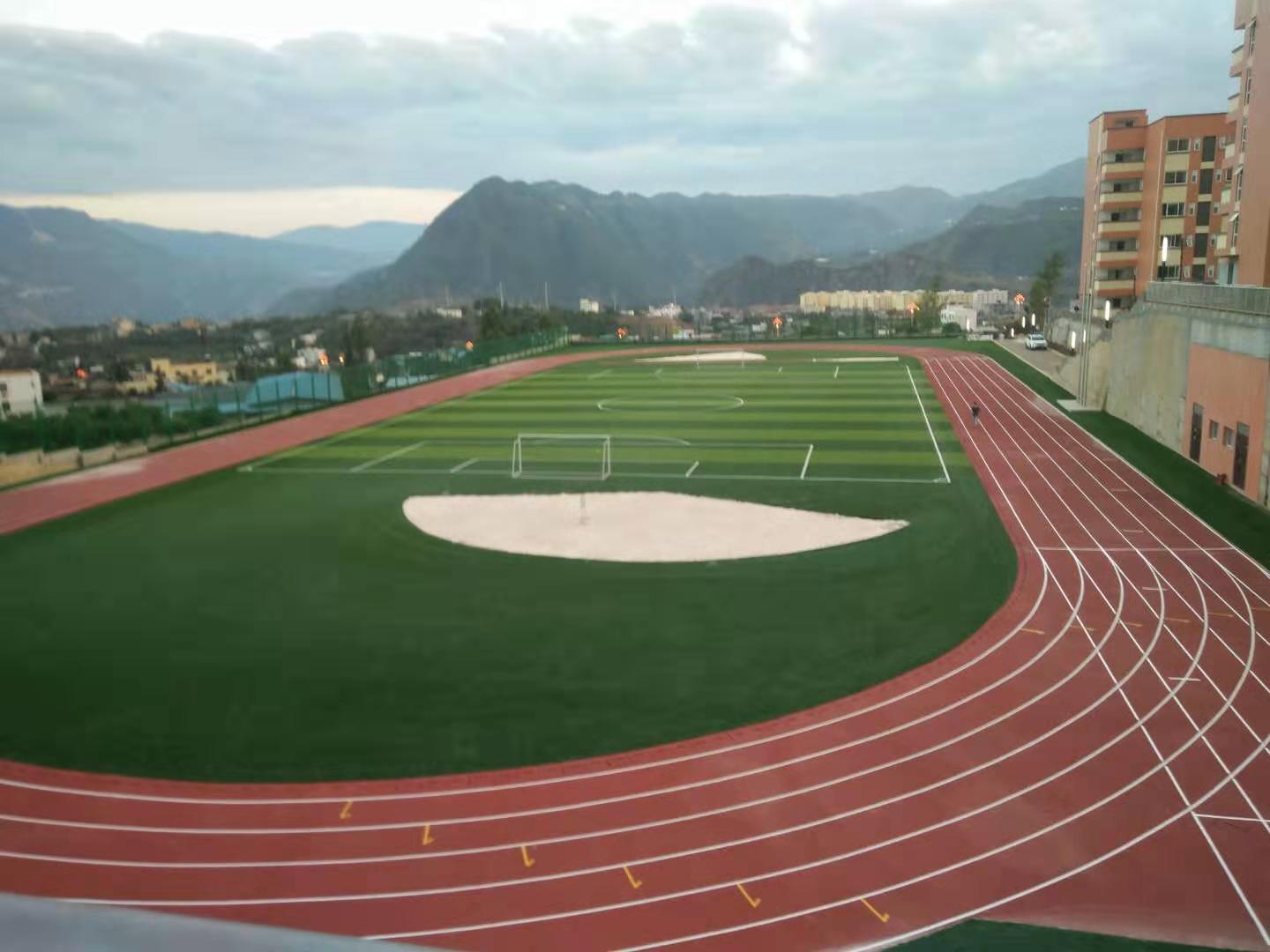 混合型跑道和透氣型跑道具體有哪些不同點(diǎn)?